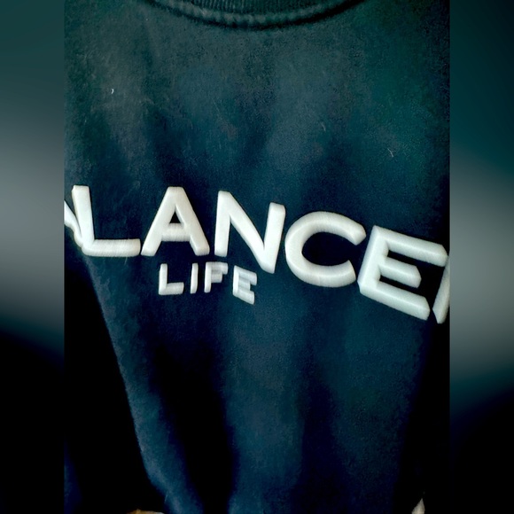 Balanced life sweatshirt from EllandEmm - Picture 2 of 6